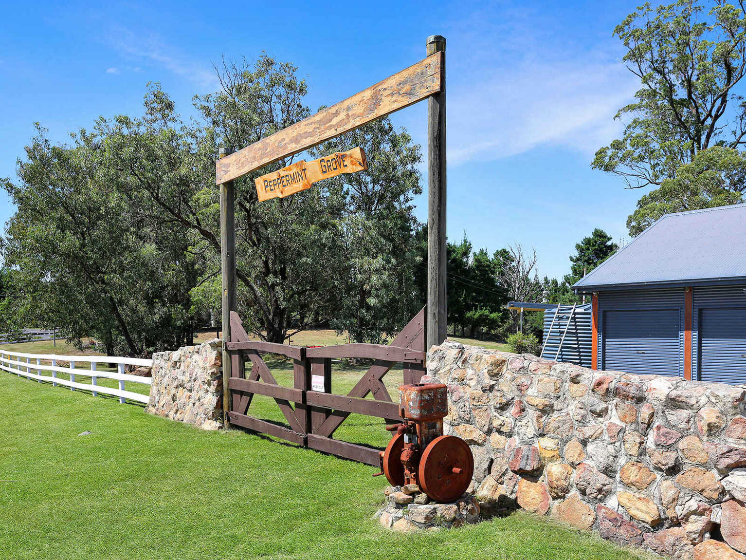 2295 Tugalong Road Canyonleigh