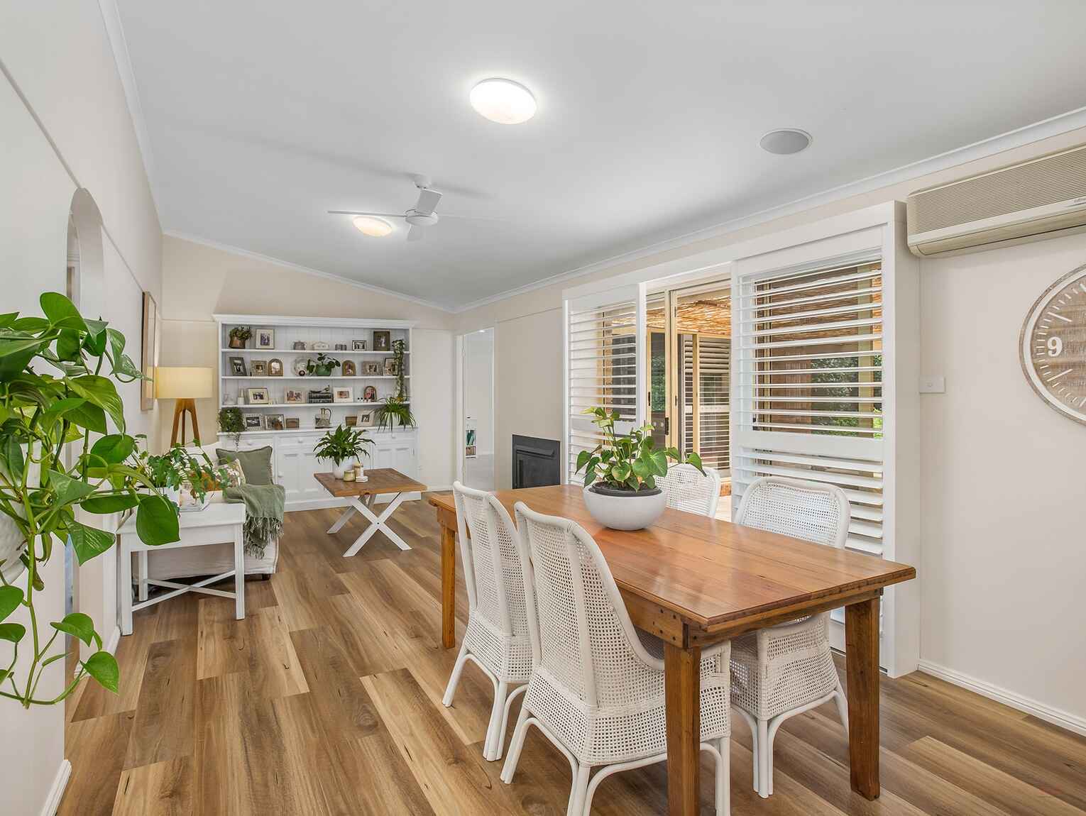 71 Middle Road Exeter