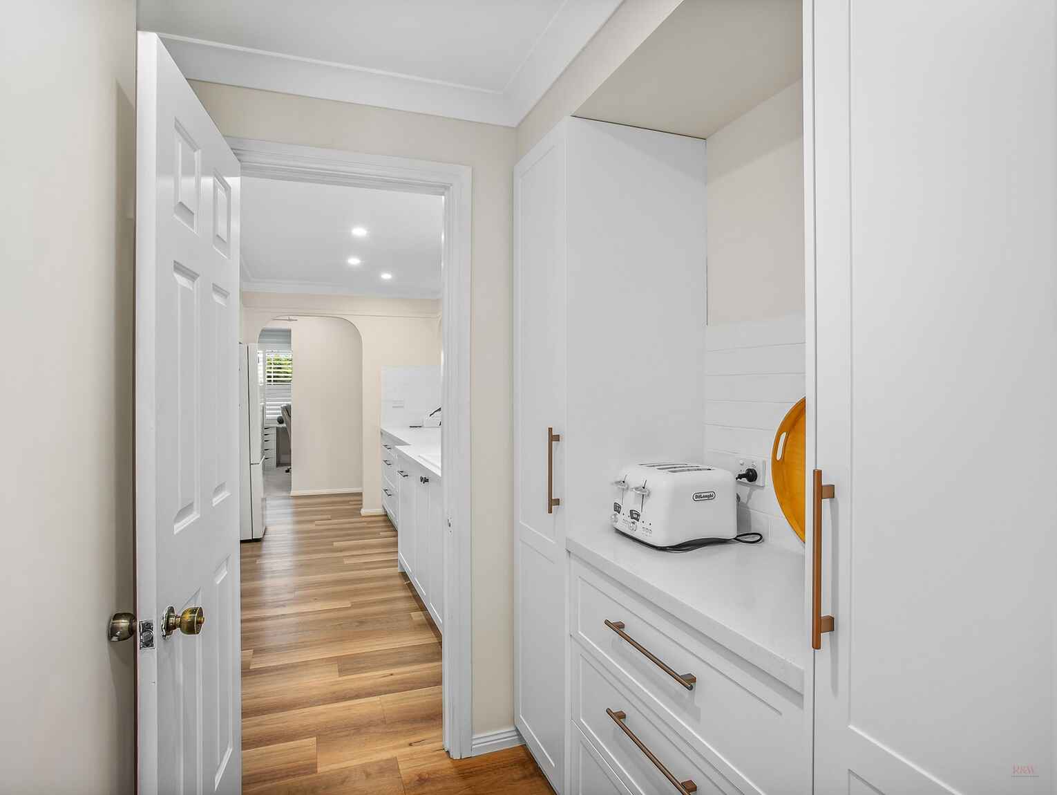 71 Middle Road Exeter