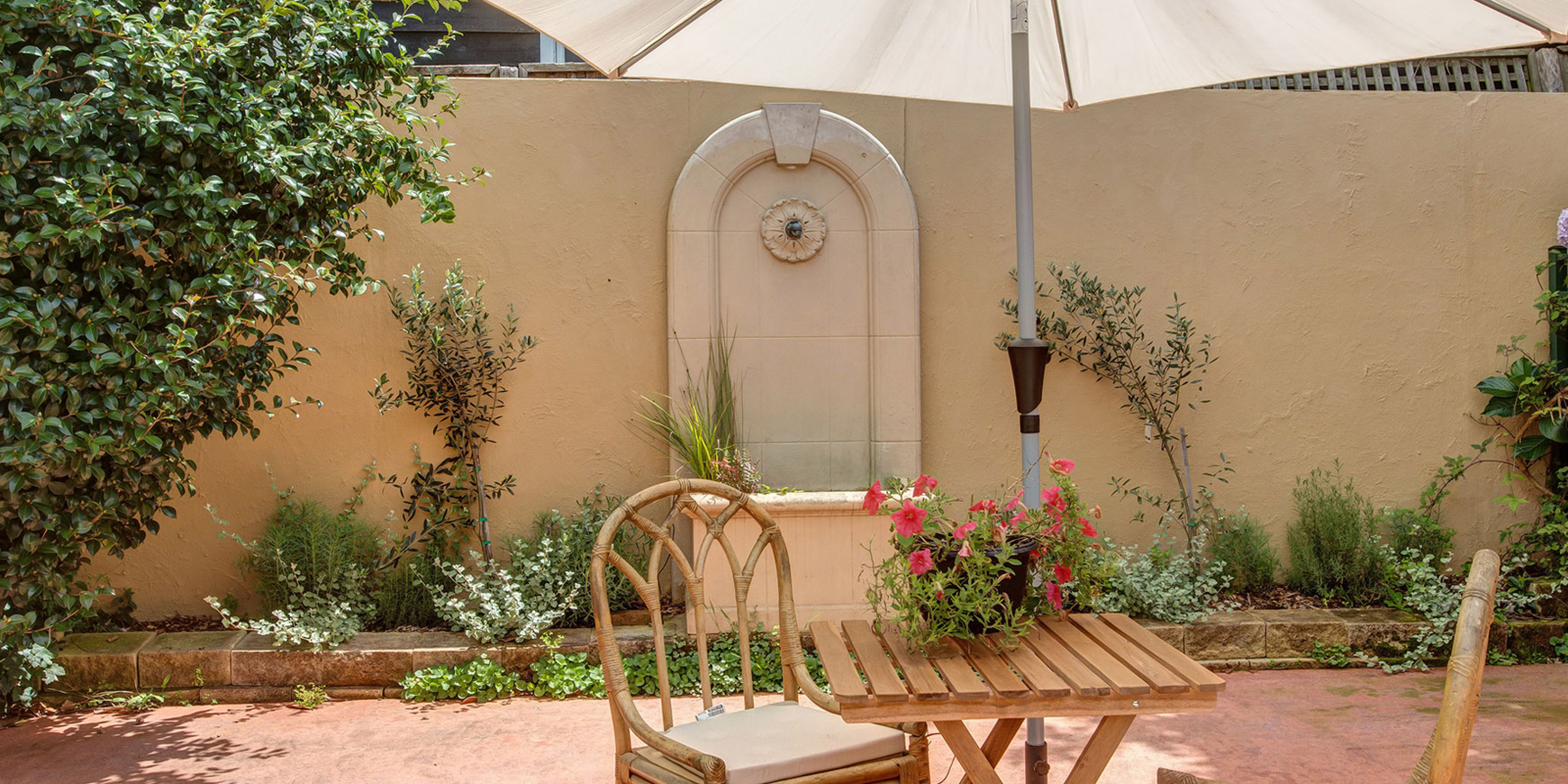 71 Middle Road Exeter