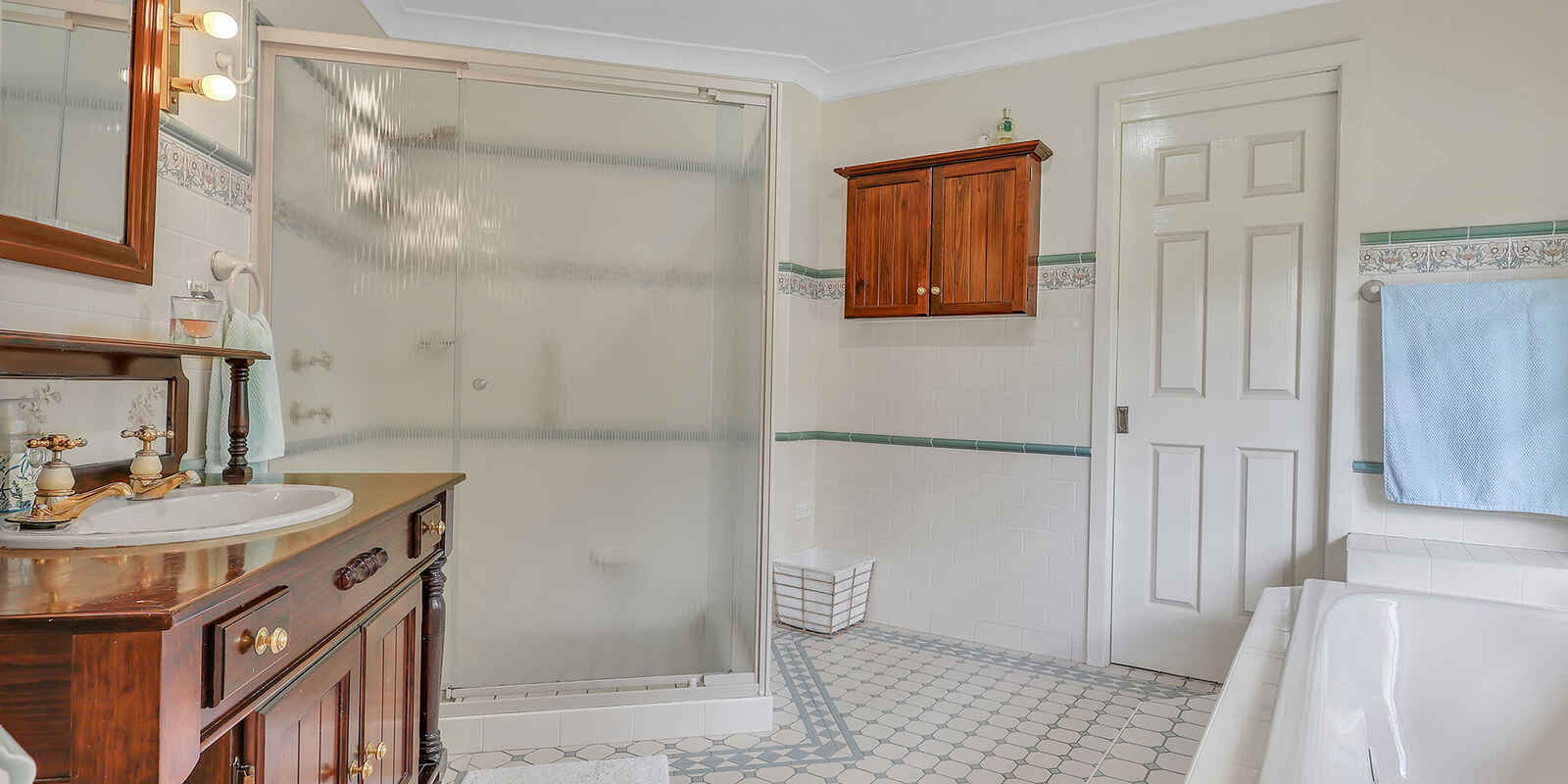 122 Cornwall Road Exeter 122 Cornwall Road Exeter