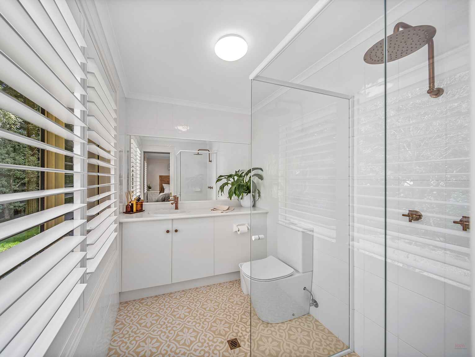 71 Middle Road Exeter