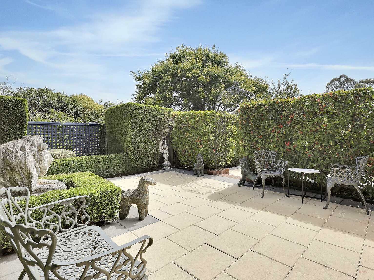 2/12 Arthur Street Moss Vale