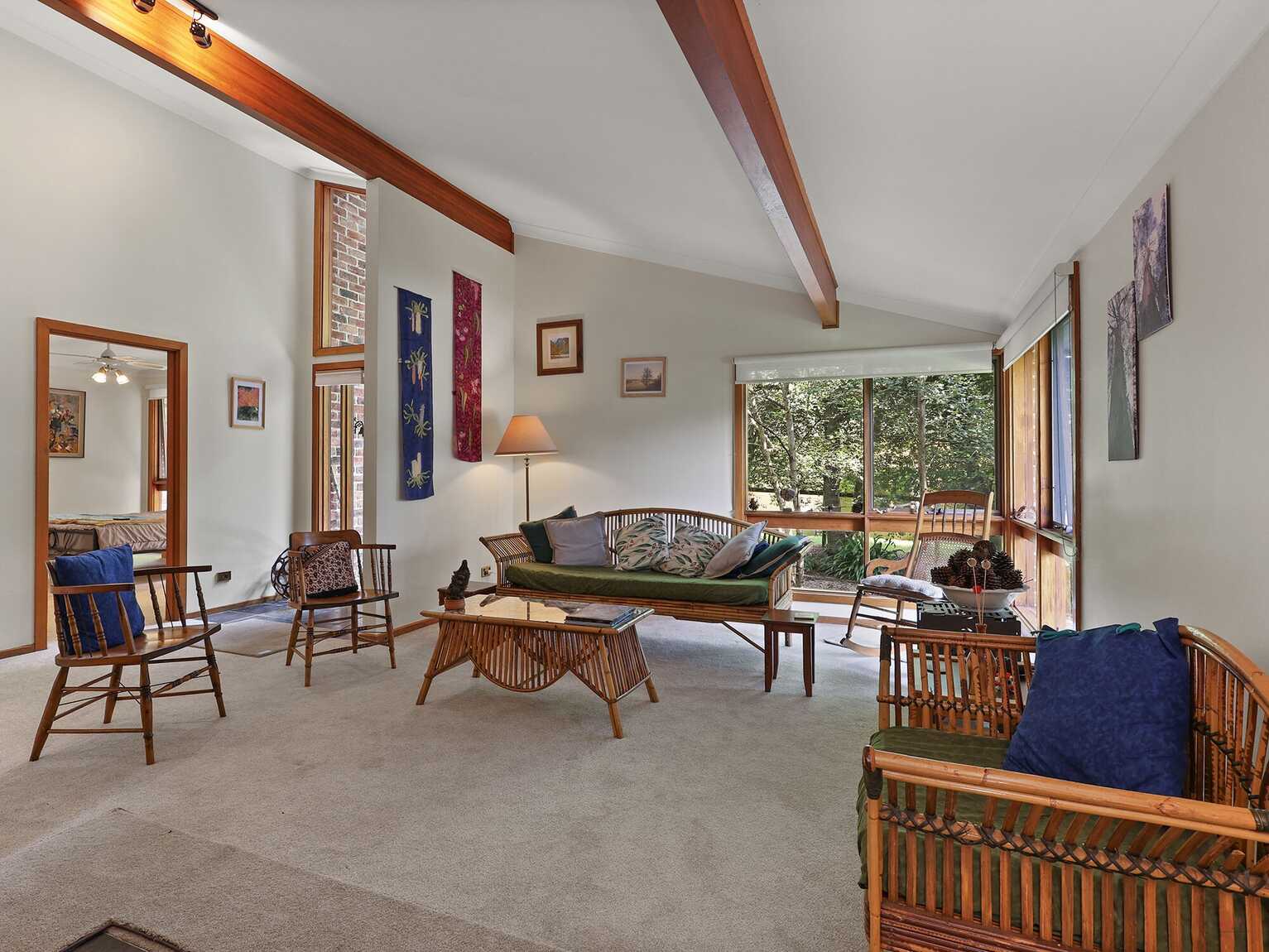 9 Farnborough Drive Moss Vale