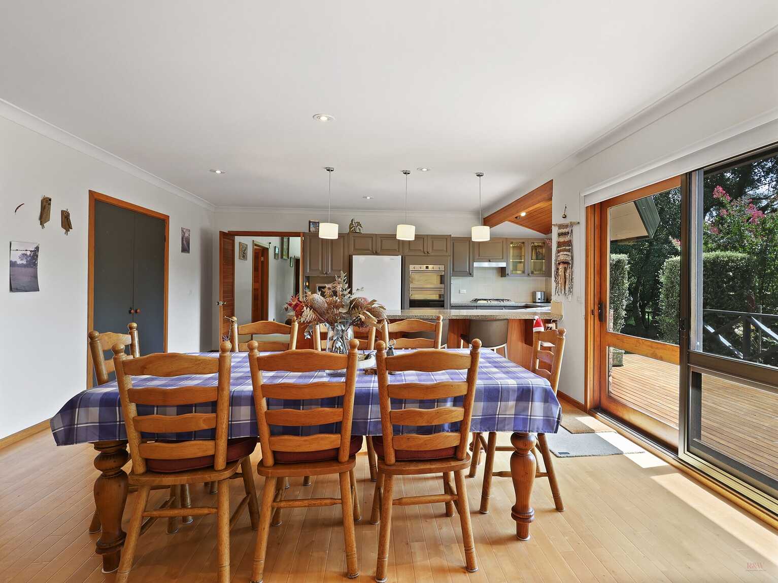 9 Farnborough Drive Moss Vale