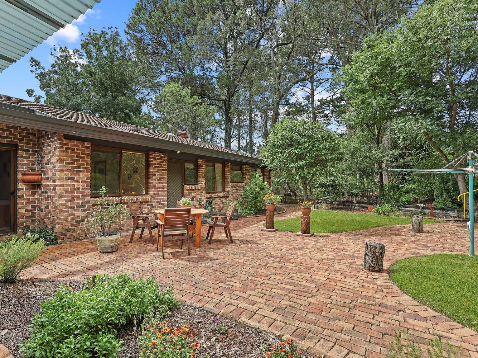 9 Farnborough Drive Moss Vale