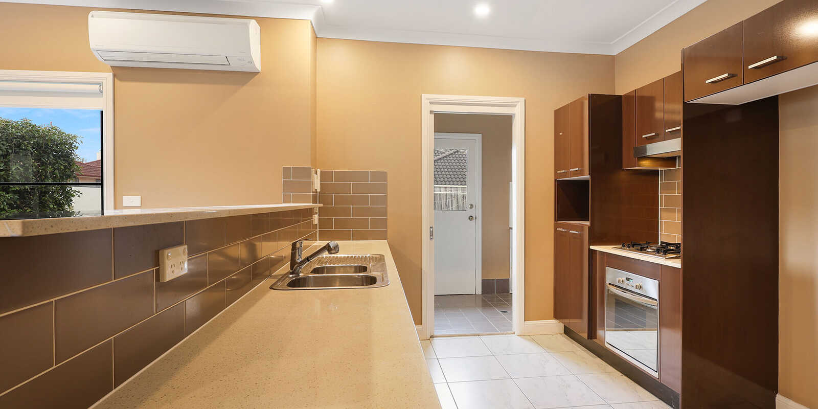 31/3 suttor Road Moss Vale