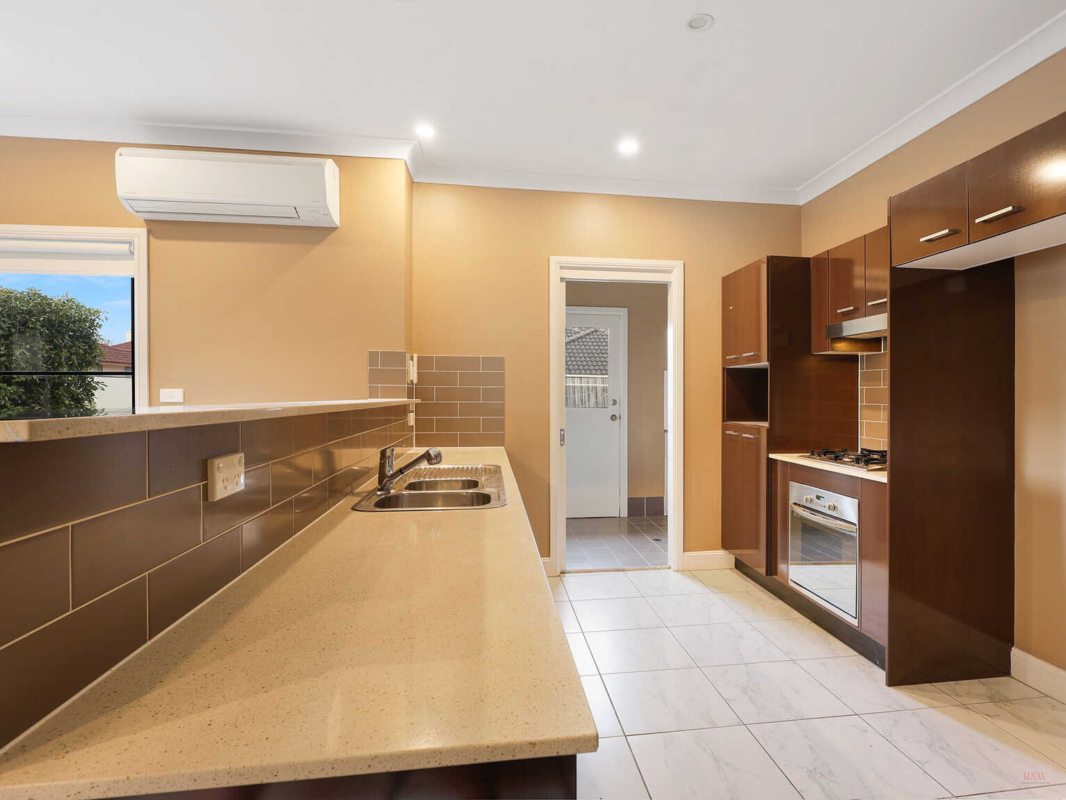 31/3 suttor Road Moss Vale