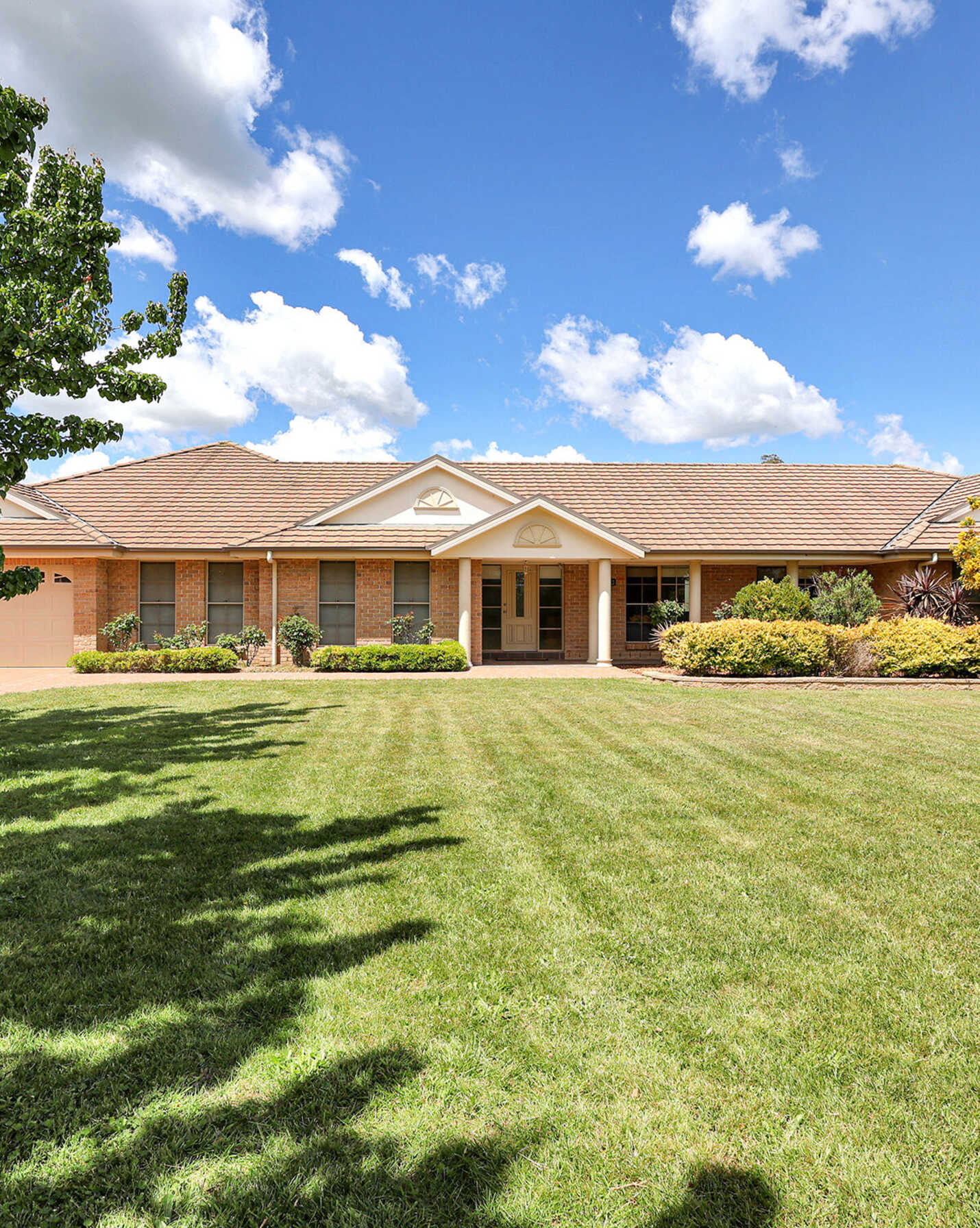 27 Woodside Drive Moss Vale, Moss Vale - Image 1