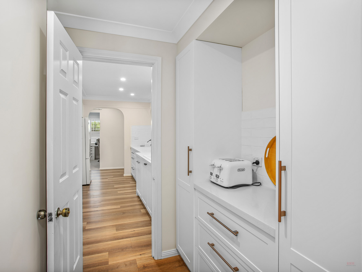 71 Middle Road Exeter