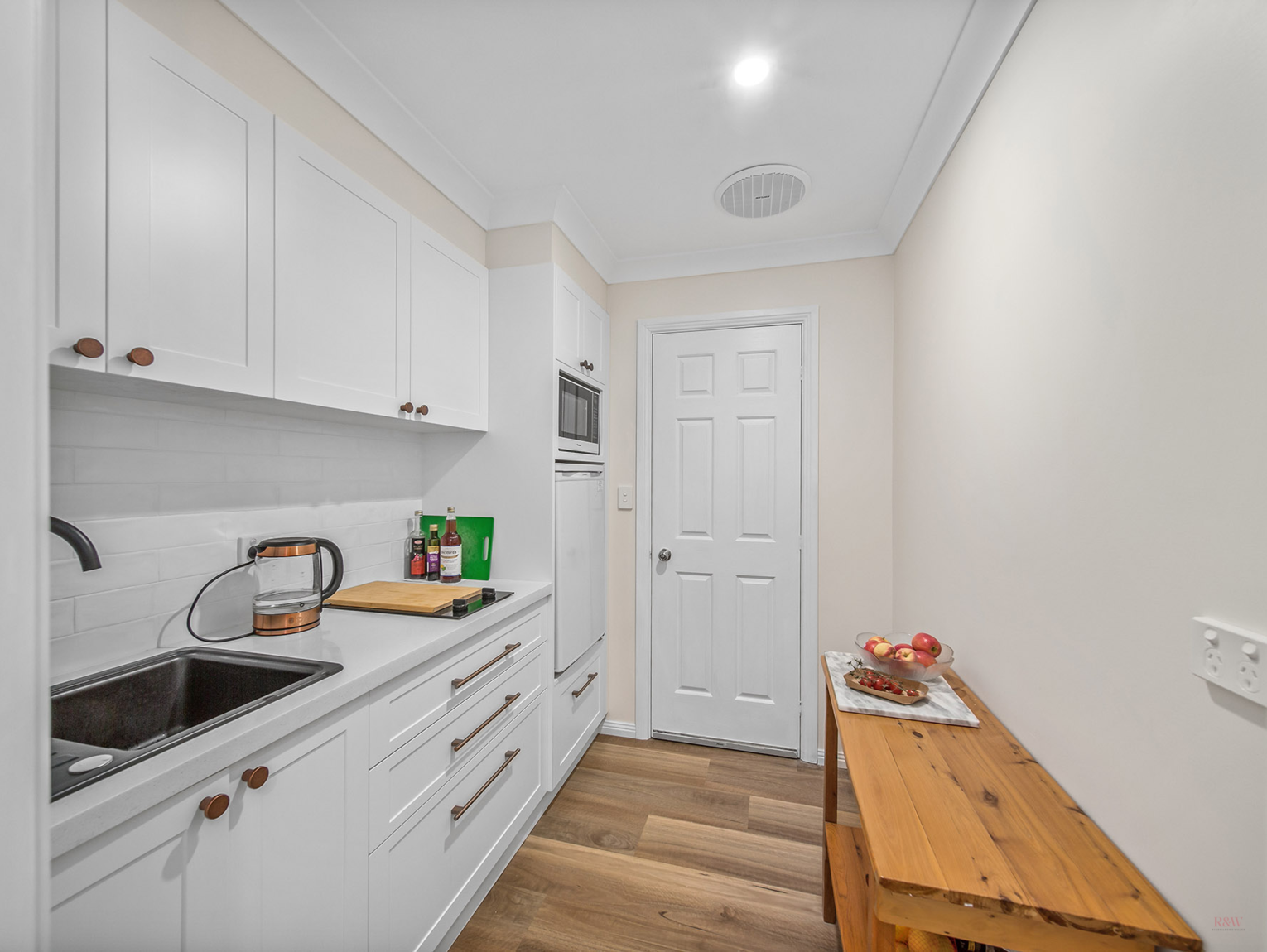 71 Middle Road Exeter