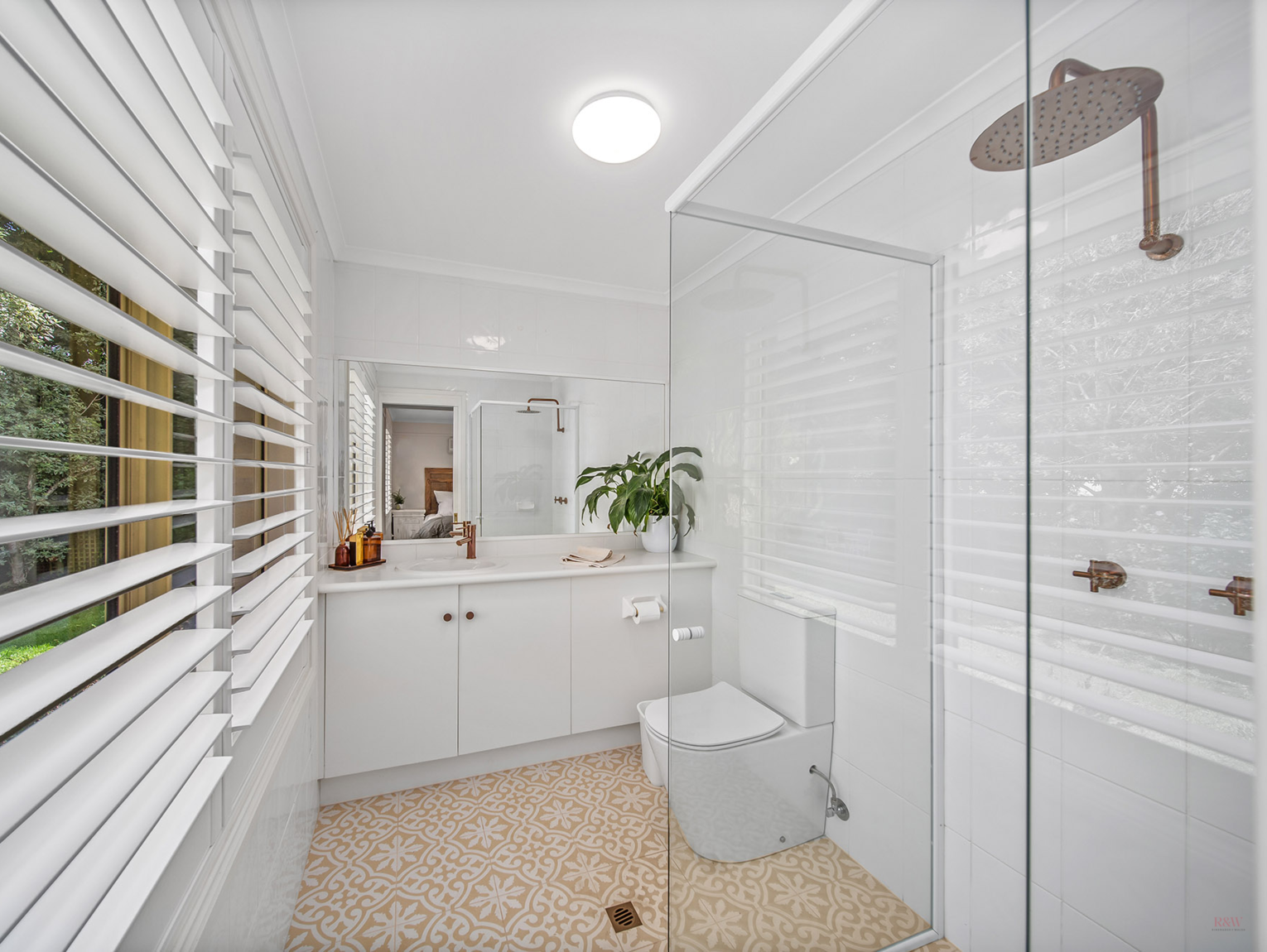 71 Middle Road Exeter