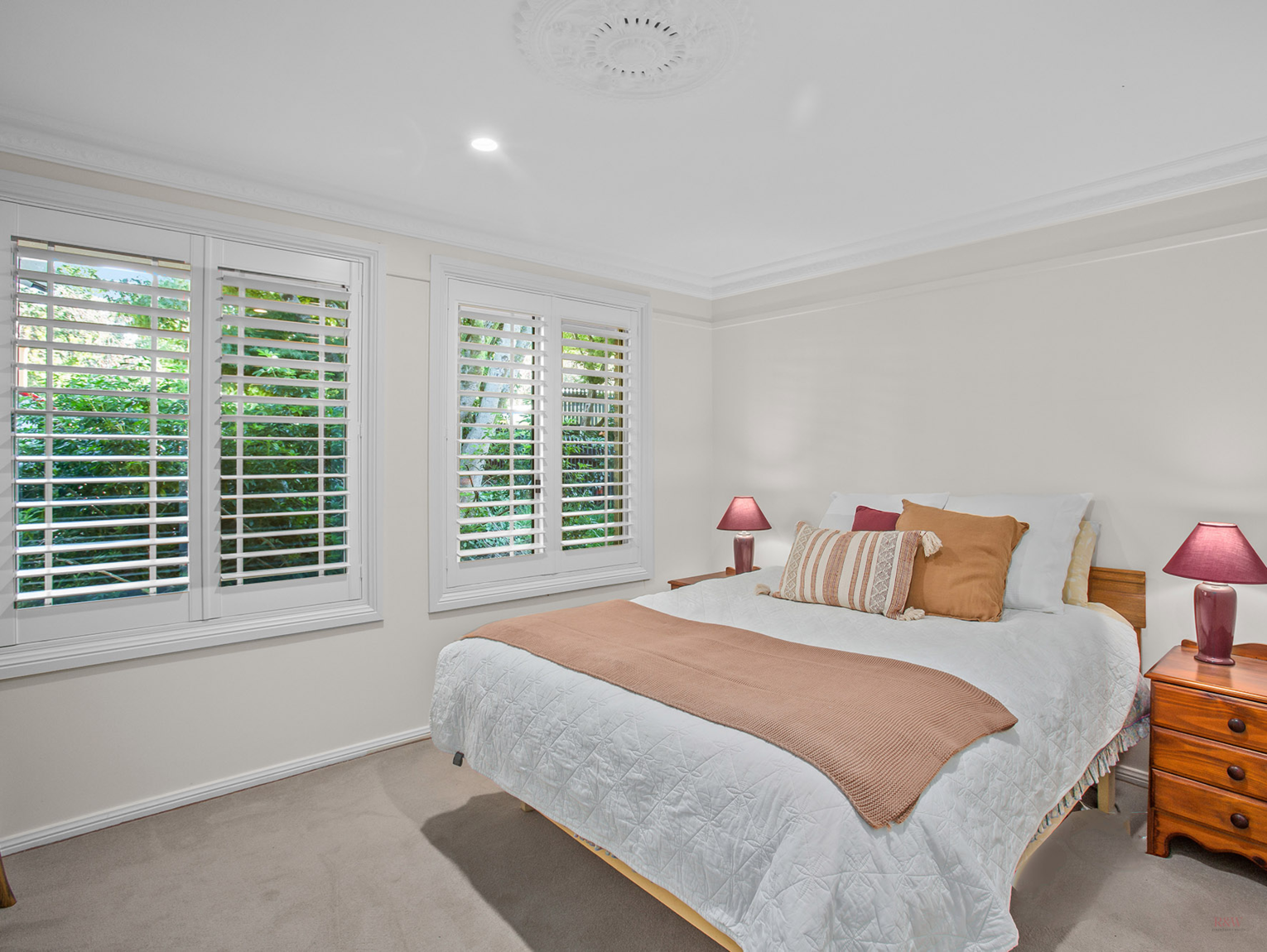 71 Middle Road Exeter