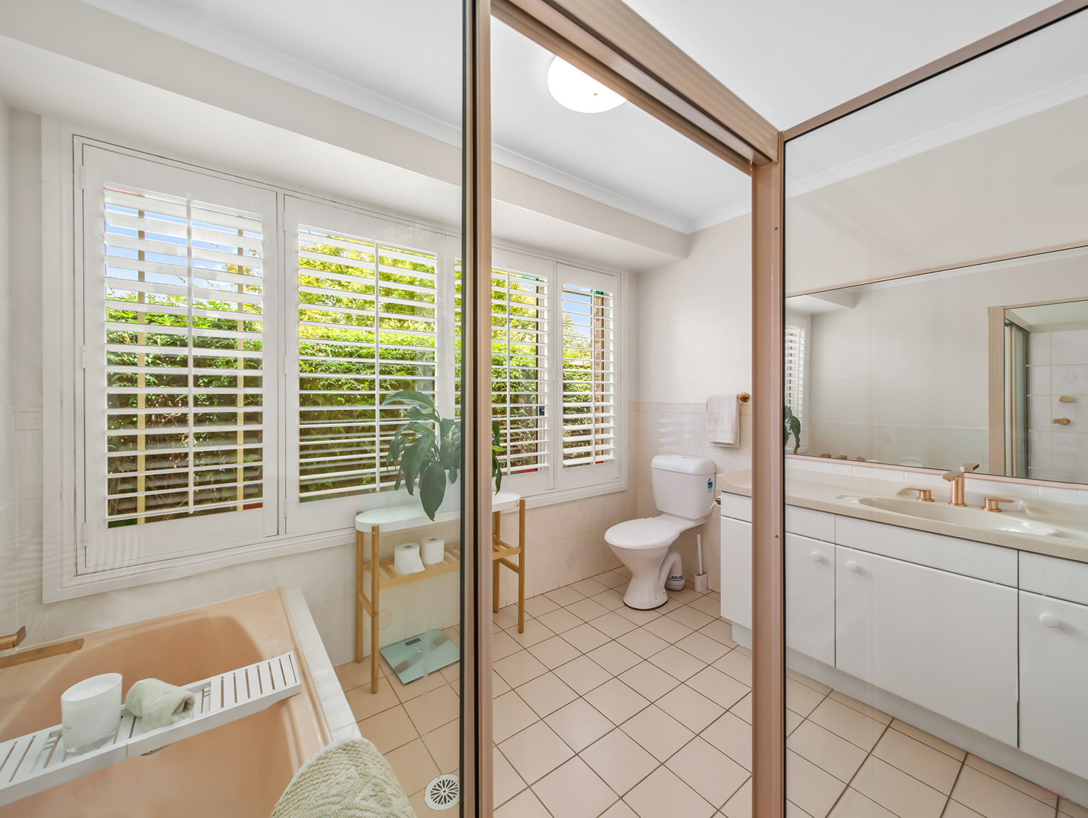 71 Middle Road Exeter