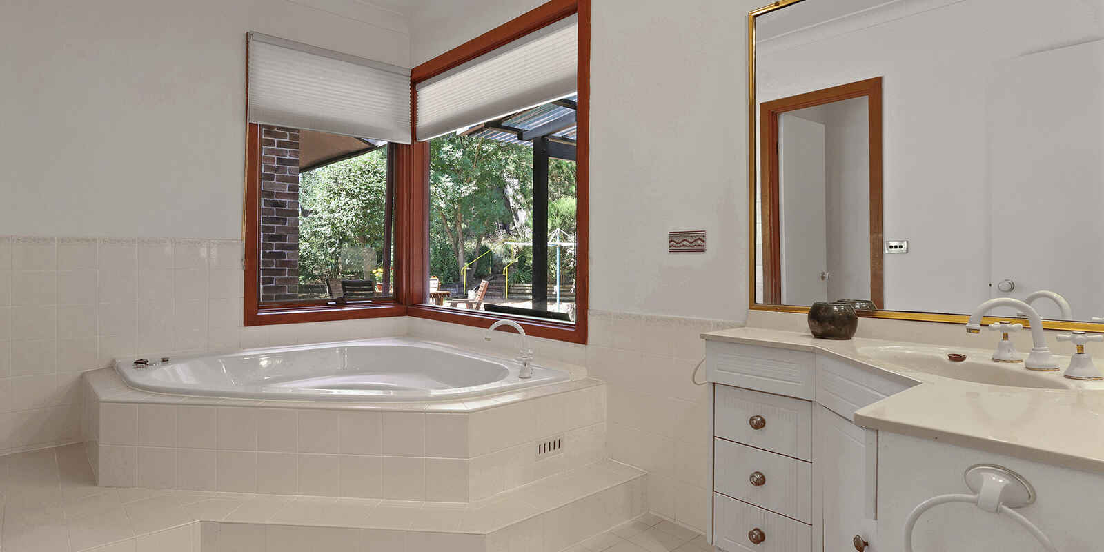 9 Farnborough Drive Moss Vale