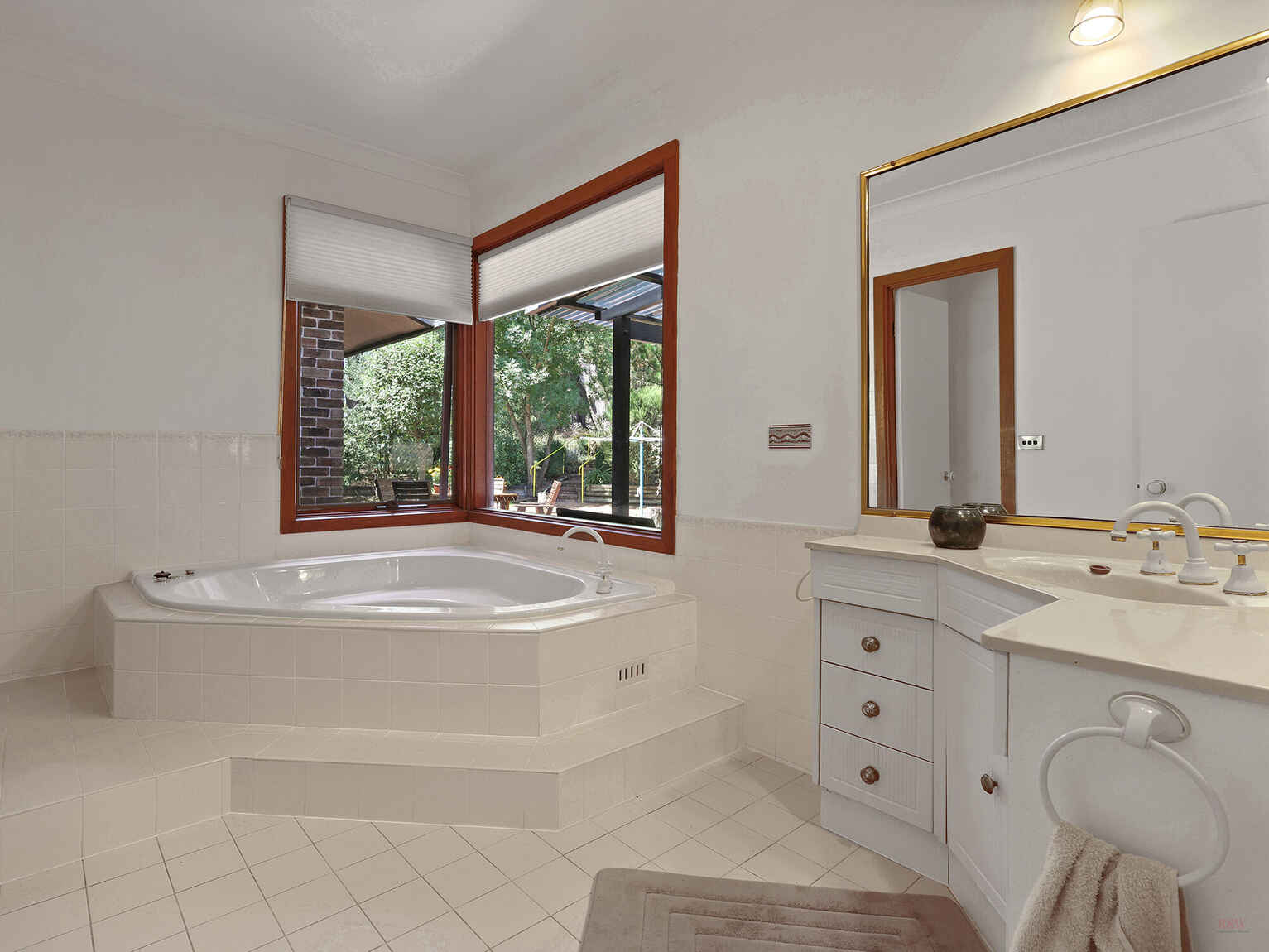 9 Farnborough Drive Moss Vale