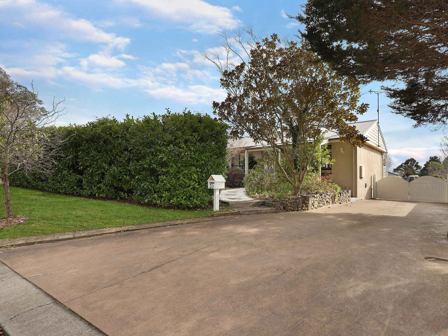 39 Cherry Tree Close Moss Vale